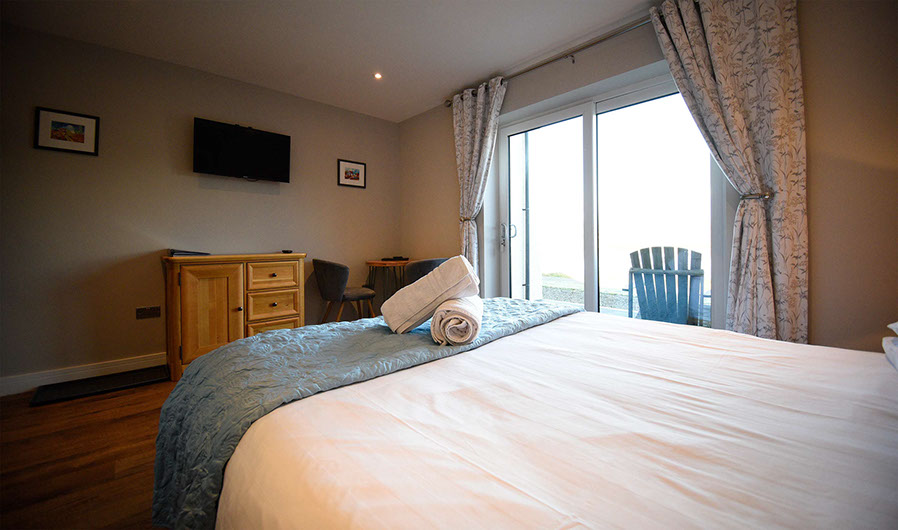 Stay in comfort in Scorr Housenear Portree with widescreen TV and WIFI Internet