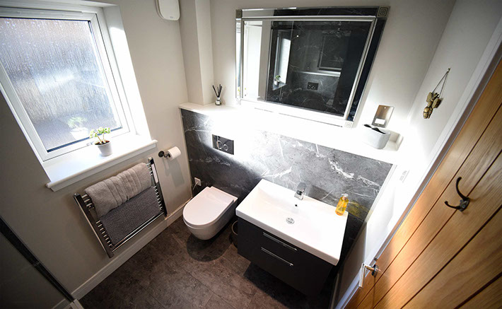 Self catering accommodation apartments with en suite shower rooms